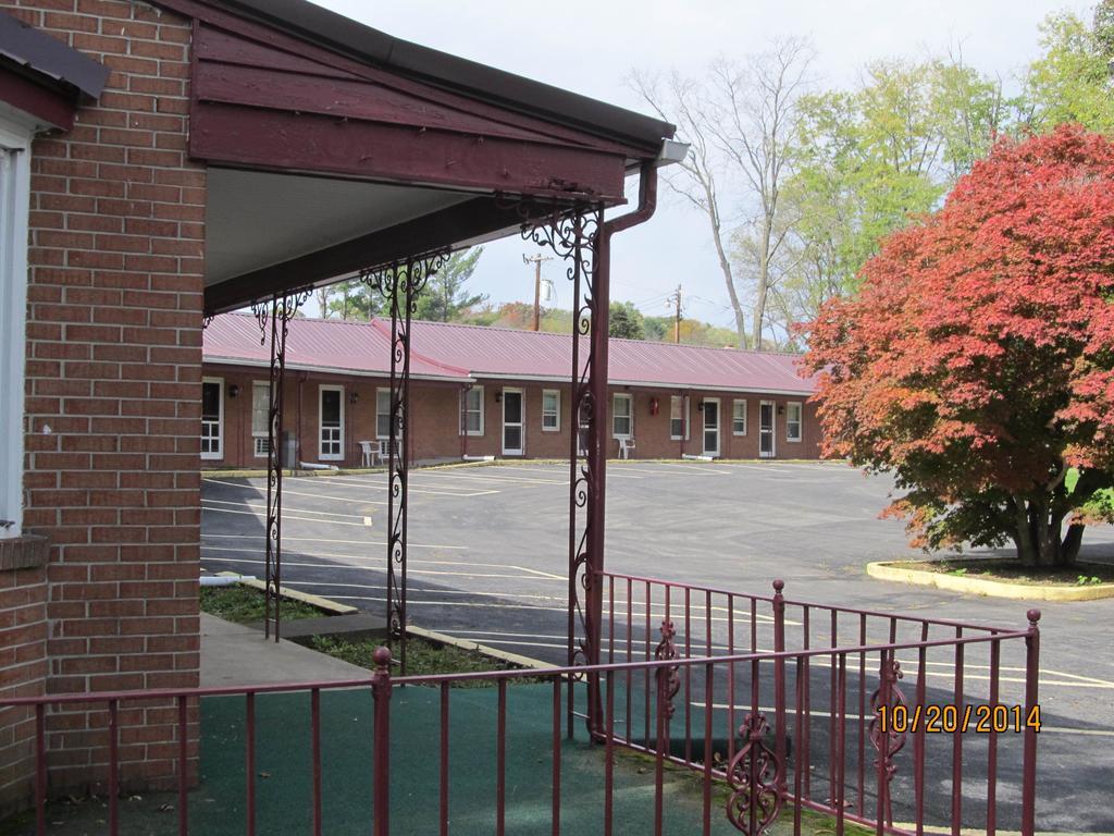Hancock Motel Exterior photo